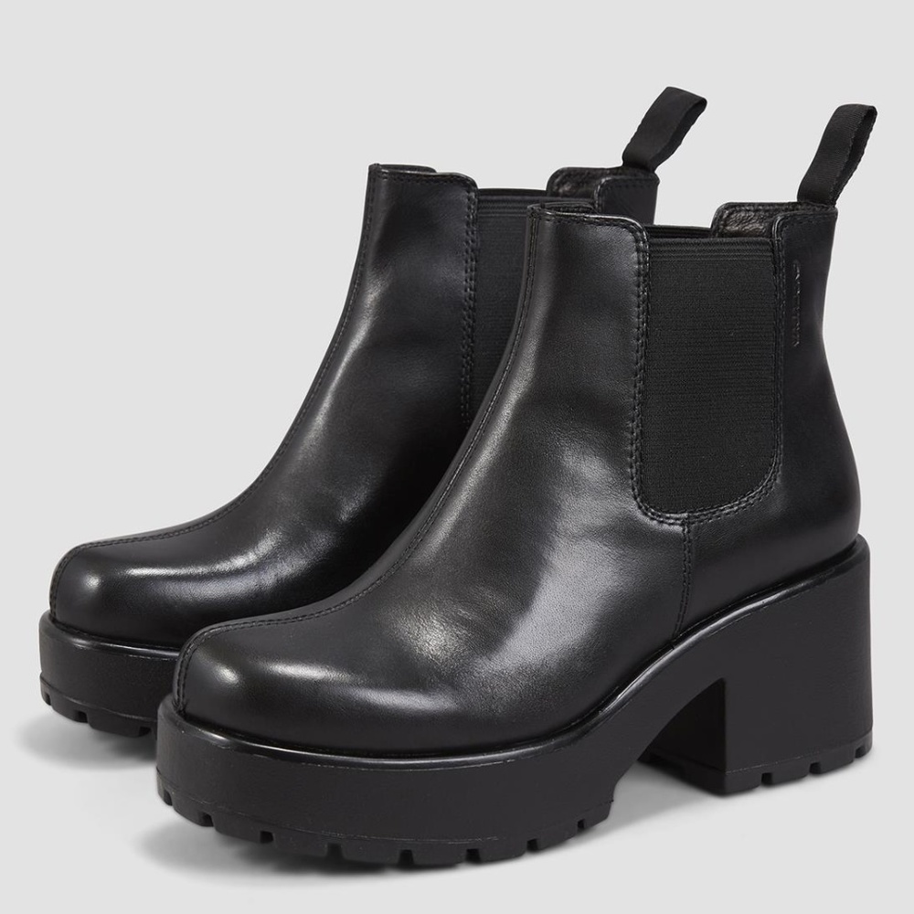 Vagabond Dioon Platform Chelsea Boot (New, Size 8)